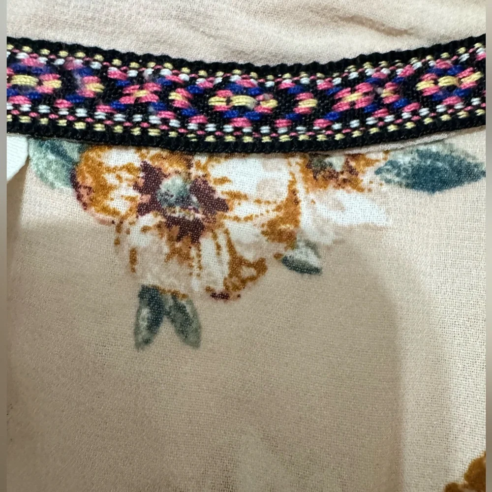 Ruffle Detailed Women’s Blouse - Picture 4 of 6